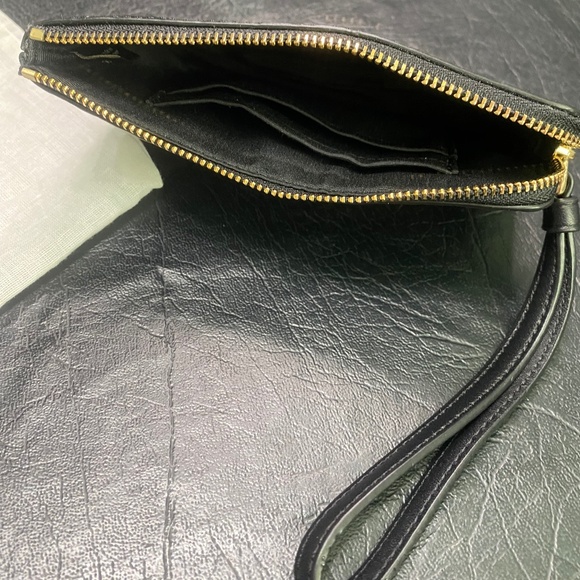 NWT - COACH Wristlet wallet - Picture 3 of 3